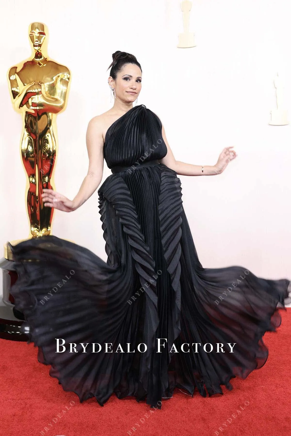 Tiffany Smith 2024 Oscars Black Pleated Red Carpet Dress